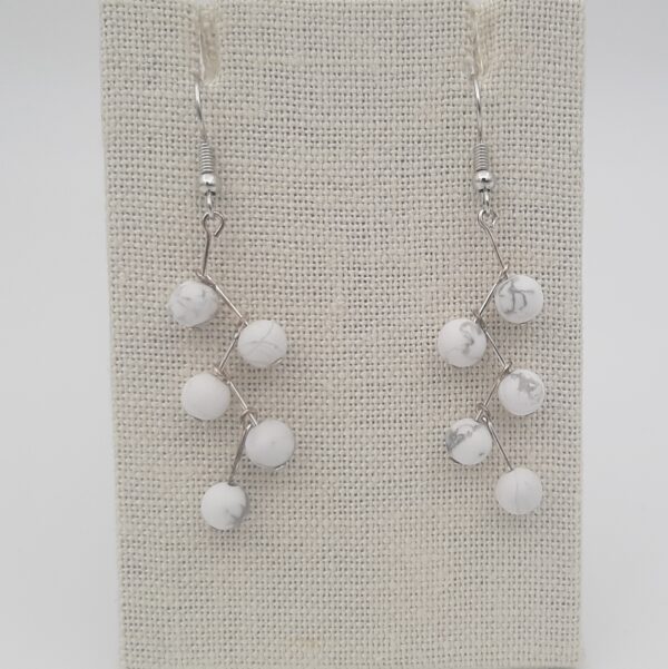 White Howlite Vine